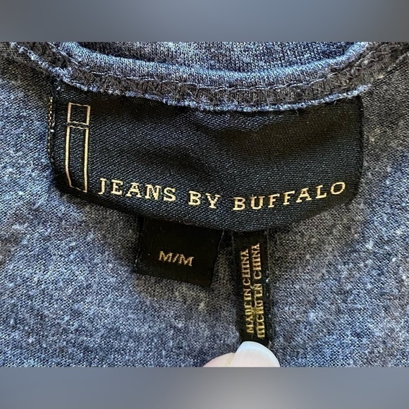 I JEANS BY BUFFALO GREY EMBELISHED GREY SHORT SLEEVE HIGH LOW HEM
TSHIRT SIZE M - Picture 3 of 8